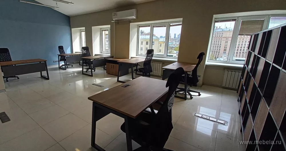 Дар Мебель | офисная мебель для персонала Дрим Дуб T1 и офисное кресло KB-8, офисный интерьер, живое фото