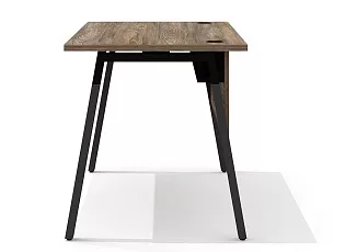 Стол прямой на металлокаркасе