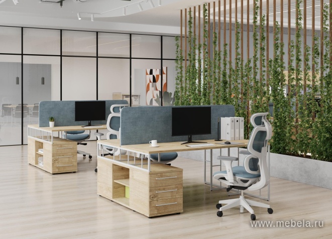 Стол для переговоров на металлических опорах