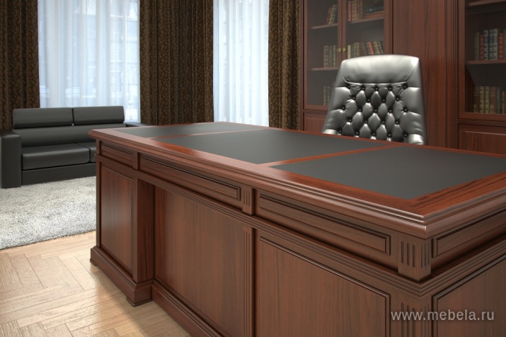 Наполнение одностворчатого шкафа со стеклом