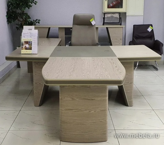 Стол для переговоров