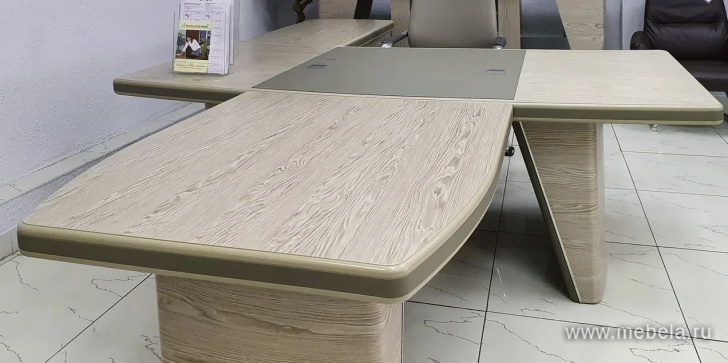 Стол для переговоров