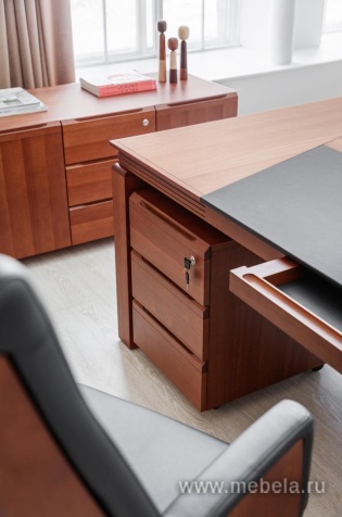 Стол руководителя