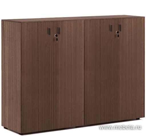 Офисный шкаф средний закрытый 