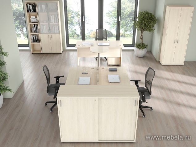 Офисный шкаф низкий закрытый