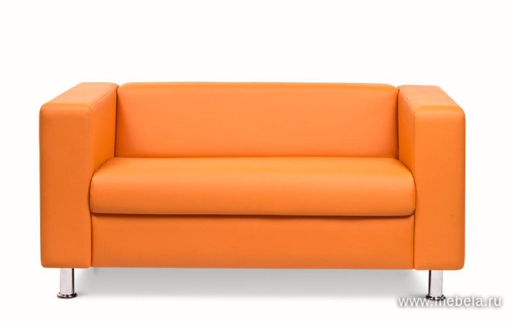 Диван офисный трехместный (хромированные опоры)