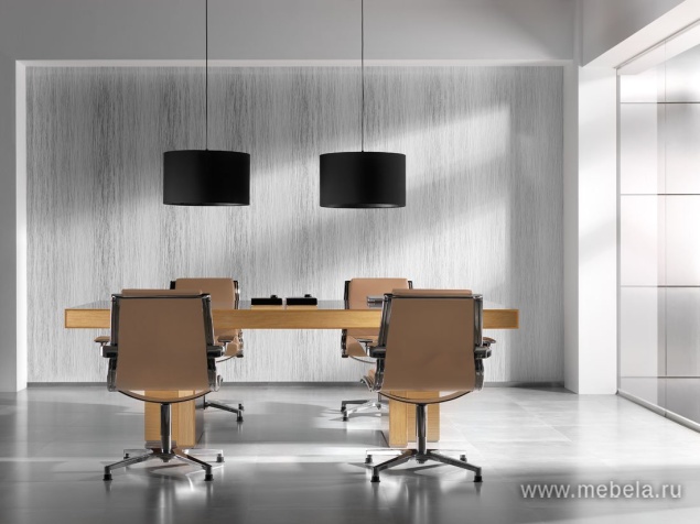 Офисный шкаф средний узкий