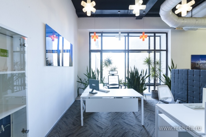 Стол для переговоров