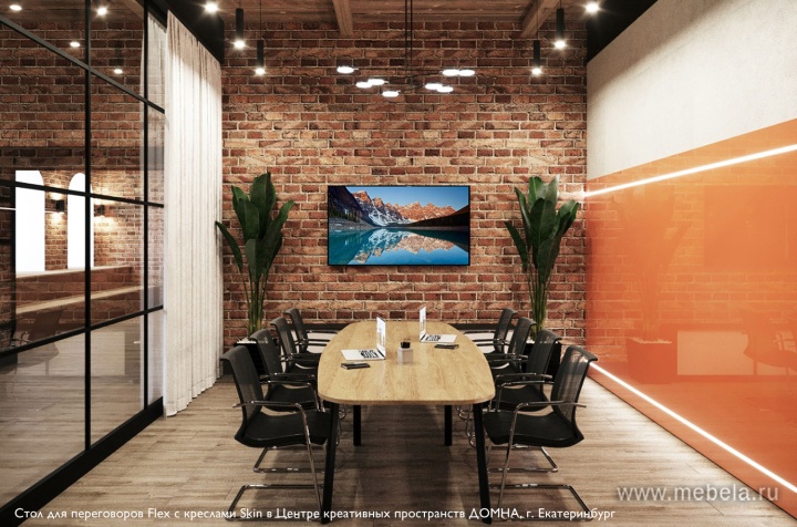 Стол для переговоров на металлокаркасе