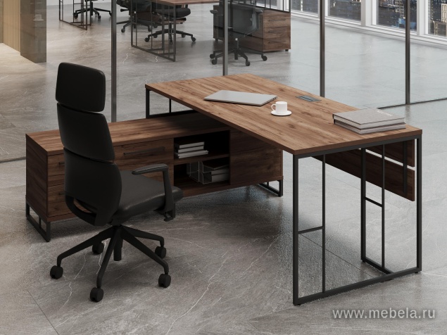 Стол руководителя на металлокаркасе