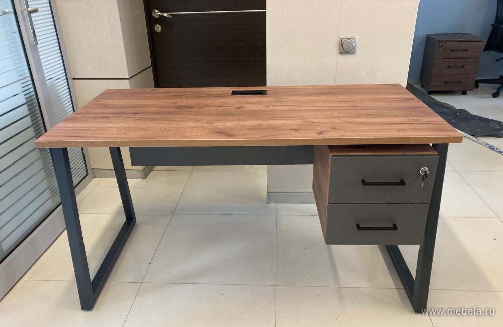 Дар Мебель | офисная мебель для персонала Дрим Дуб T1 и офисное кресло KB-8, офисный интерьер, живое фото