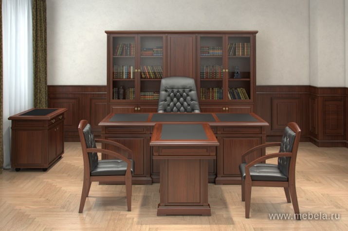 Наполнение одностворчатого шкафа со стеклом