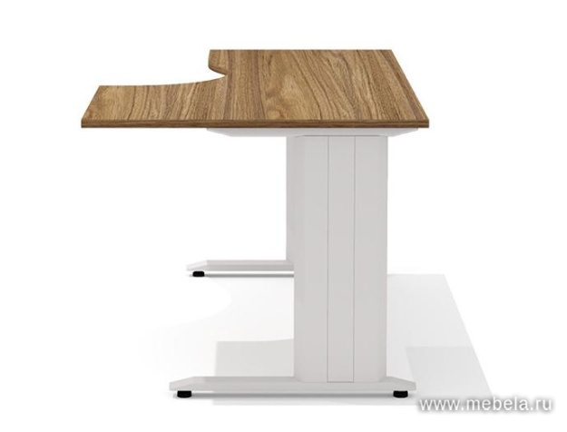 Стол эргономичный, на металлокаркасе