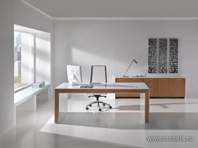 Офисный шкаф средний узкий