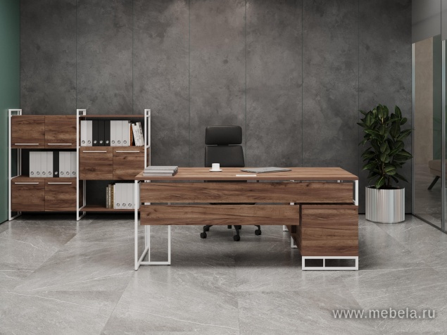 Стол руководителя на металлокаркасе