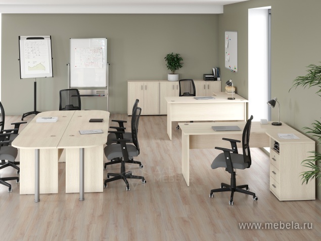 Офисный шкаф низкий закрытый