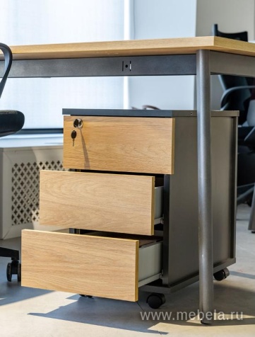 Стеллаж высокий